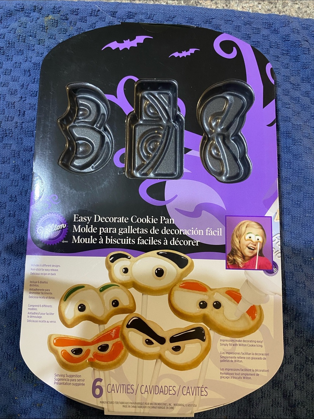 Wilton Halloween Eye & Mask Cookie non-stick Pan - 6 Cavities